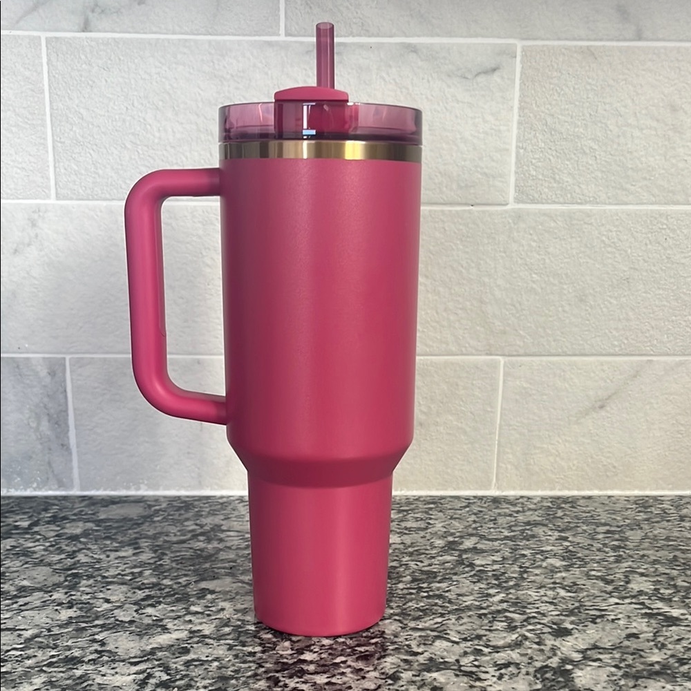💗 NWT| Starbucks x Stanley Tumbler Quencher Pink 40 oz